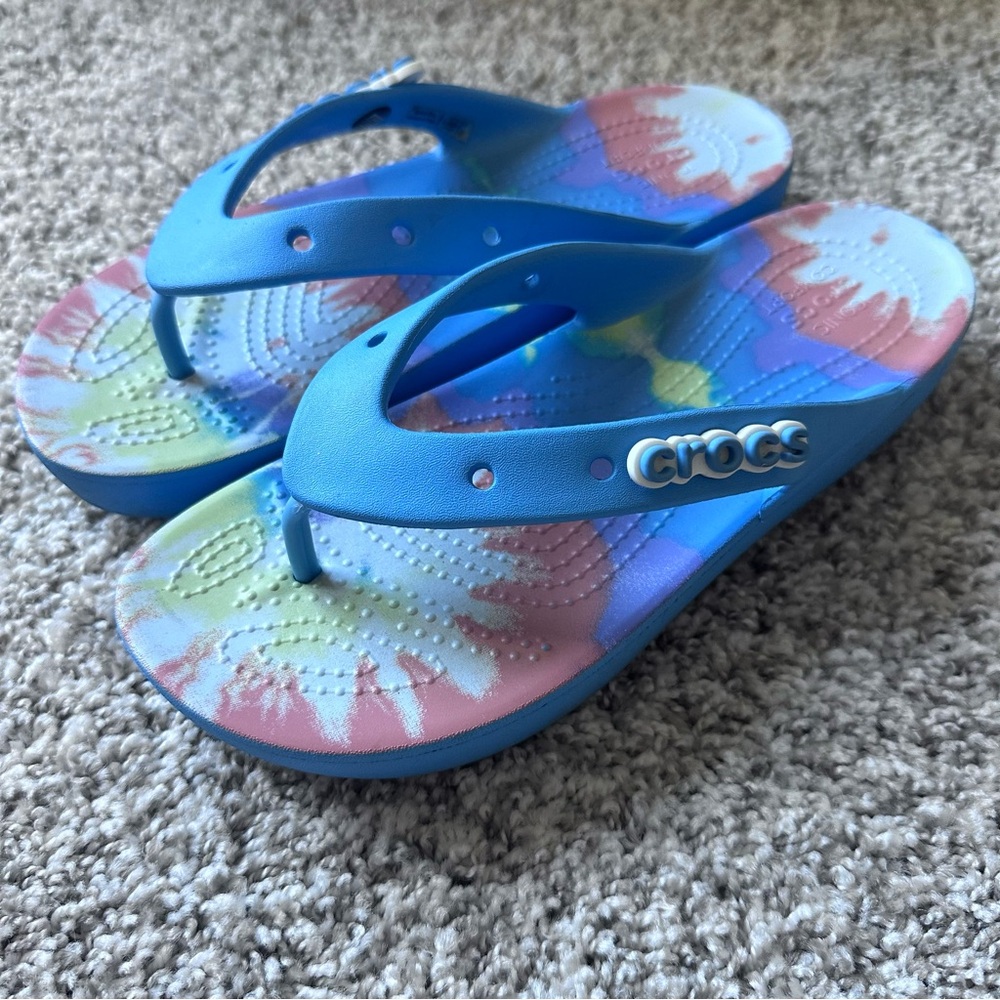Crocs Classic Platform Tie Dye Oxygen and Multi Flip flops